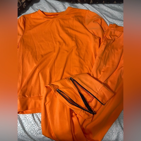 TWO PIECE SHORT SLEEVE WITH PENCIL PANTS WITH ZIP - Picture 2 of 2